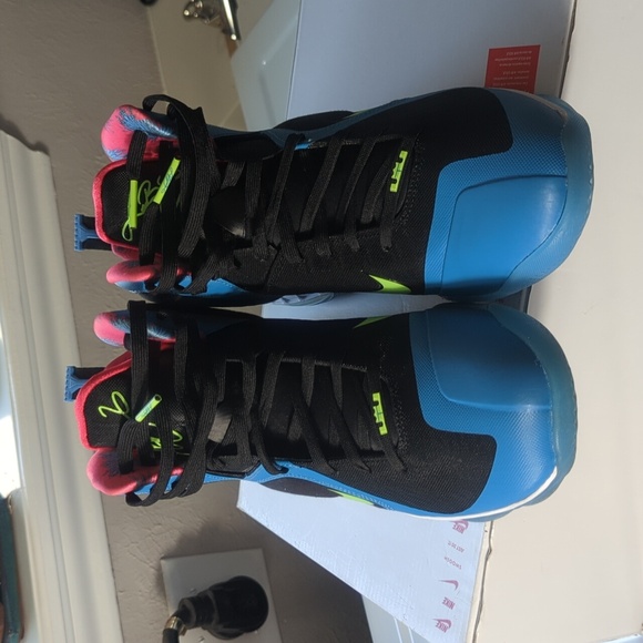 Nike LeBron IX (10.5M) - Picture 2 of 16